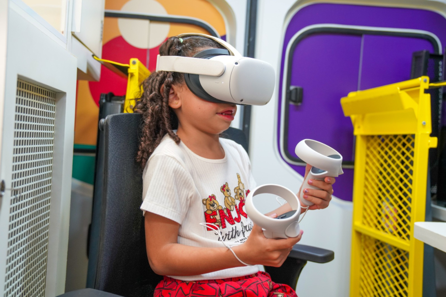 Biblioteca Itinerante leva livros e realidade virtual ao São João