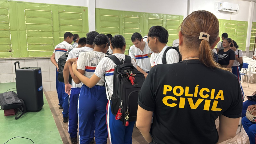 Polícia Civil promove palestra sobre prevenção ao uso de drogas em escola militarizada